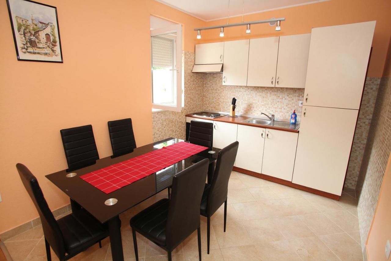 Apartmani Petra Трогир Стая снимка