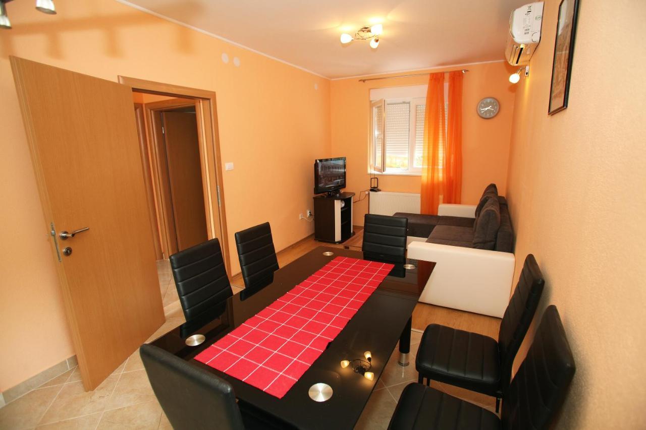 Apartmani Petra Трогир Стая снимка