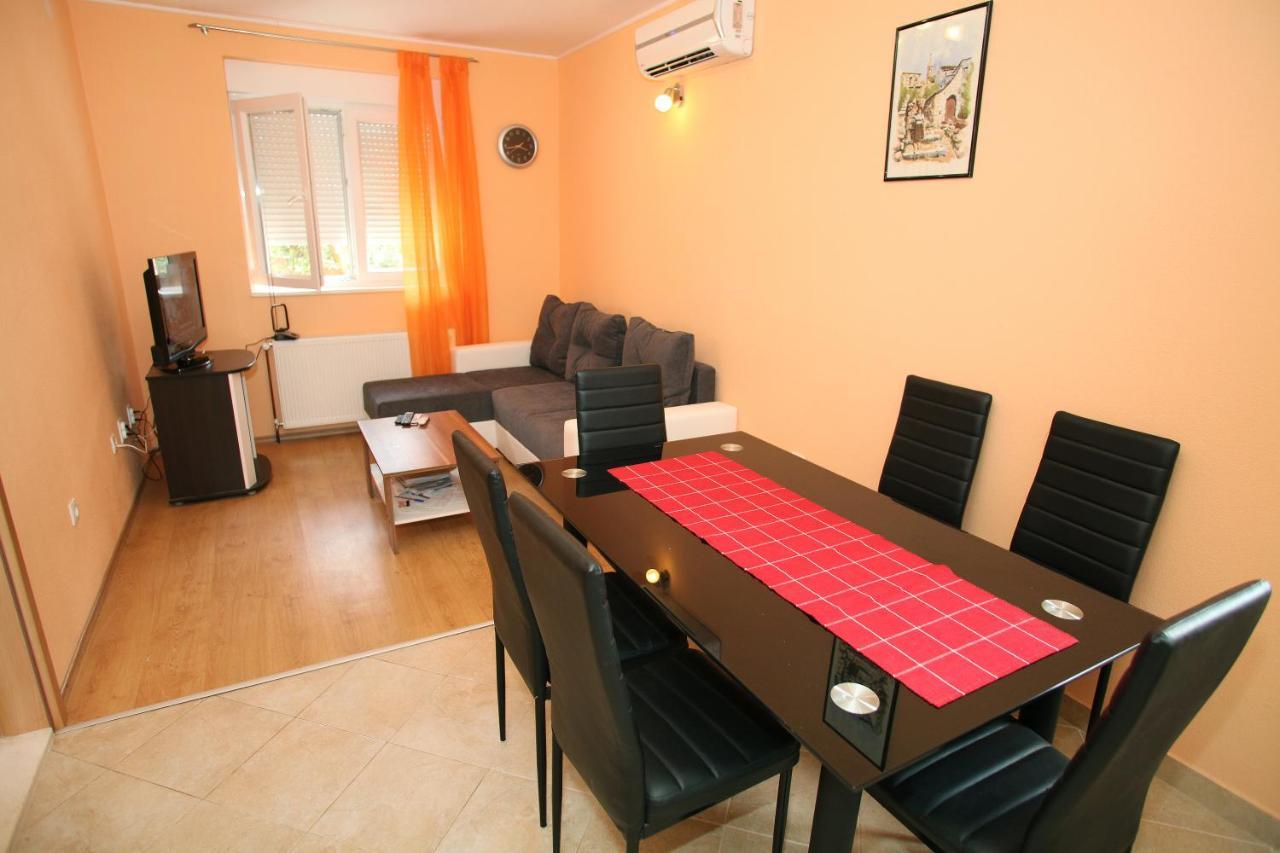 Apartmani Petra Трогир Стая снимка